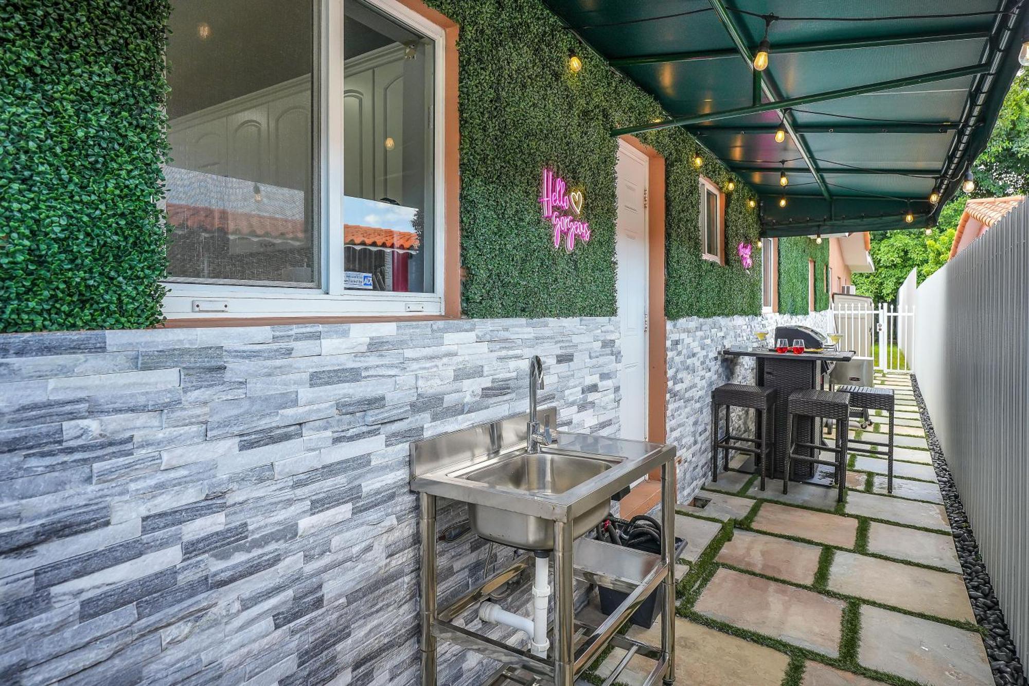 Vacay Spot Happy Escape 15 Min Beach Massage Shower Prime Loc! 6 Blocks Away From Bars, Nite Clubs, Res, Shops Miami Exteriör bild